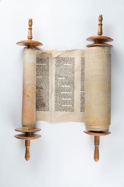 Journey of a Torah Scroll 